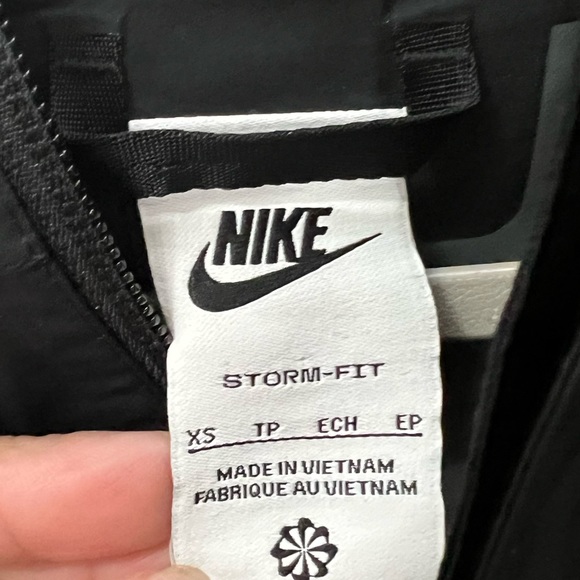 WINDBREAKER NIKE SPORTSWEAR STORM-FIT LEGACY SHELL JACKET - Picture 8 of 8